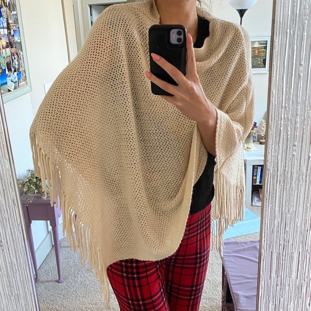 3/10$ Ivory fringe knit poncho-scarf